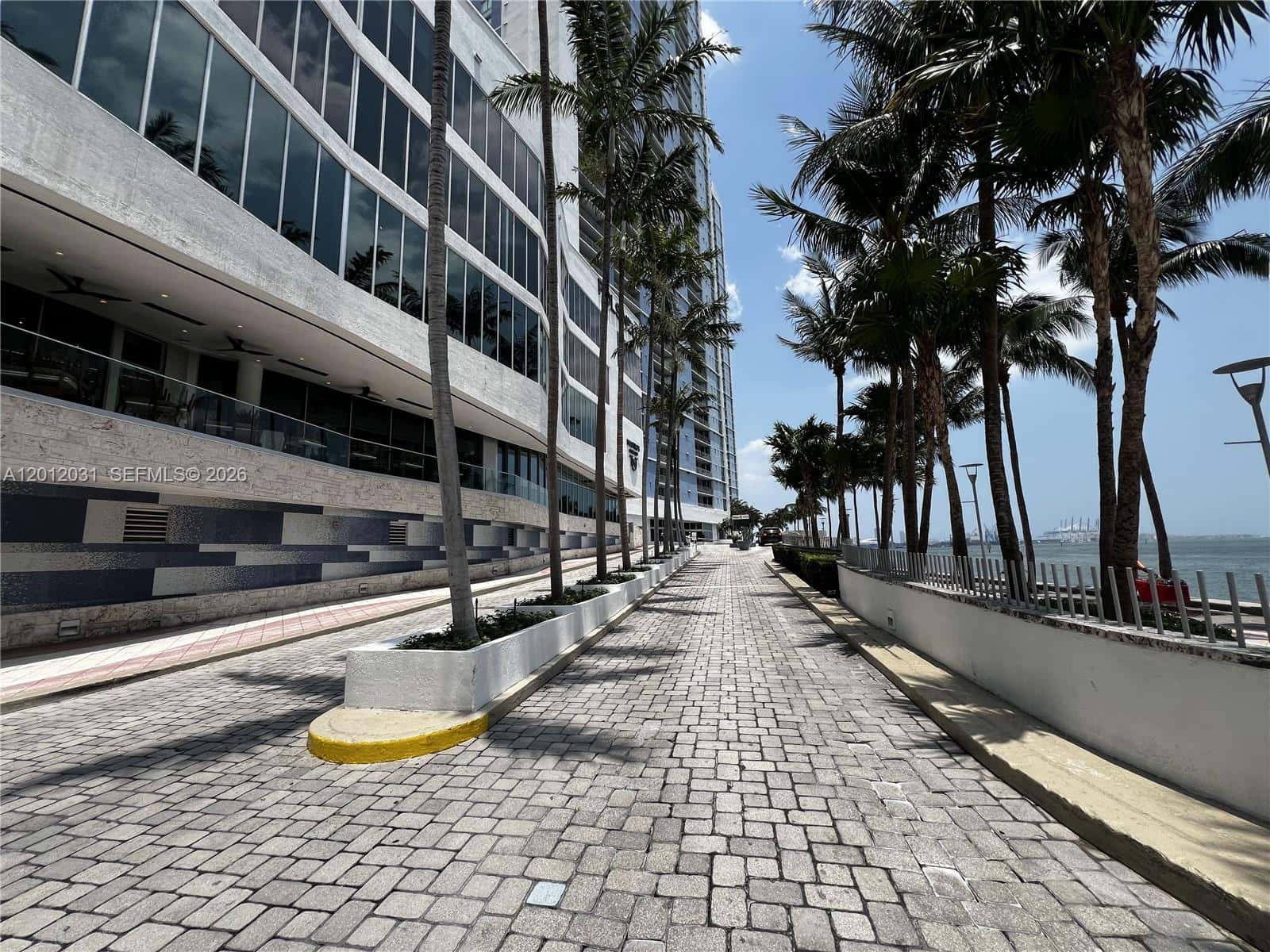 335 S Biscayne Blvd # 2900, Miami FL 33131