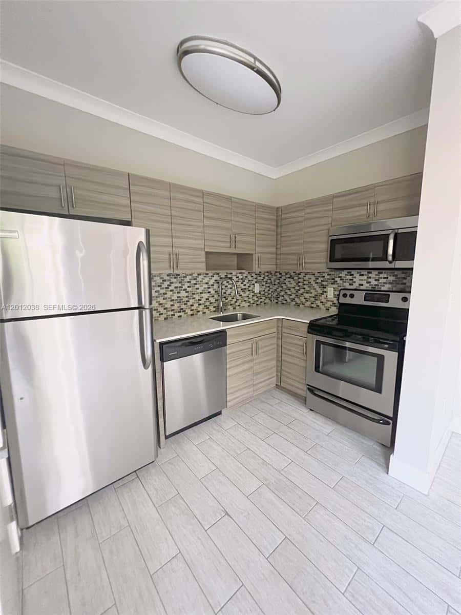 115 Menores Ave # 3, Coral Gables FL 33134
