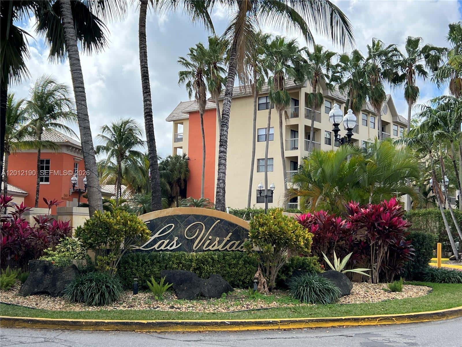 8373 Lake Dr # 202, Doral FL 33166