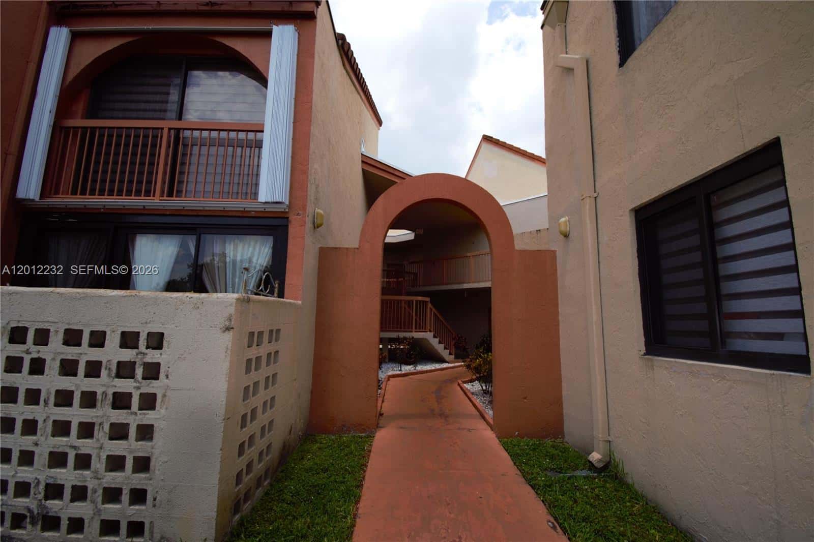 10241 NW 9th St Cir # 5, Miami FL 33172