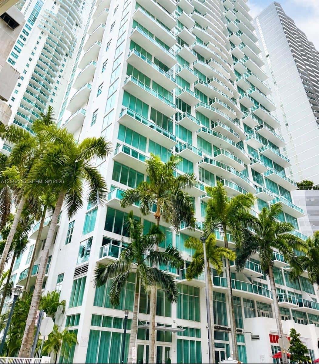 41 SE 5th St # 2011, Miami FL 33131