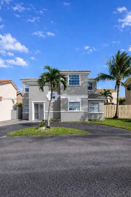 1045 NW 126th Pl, Miami FL 33182