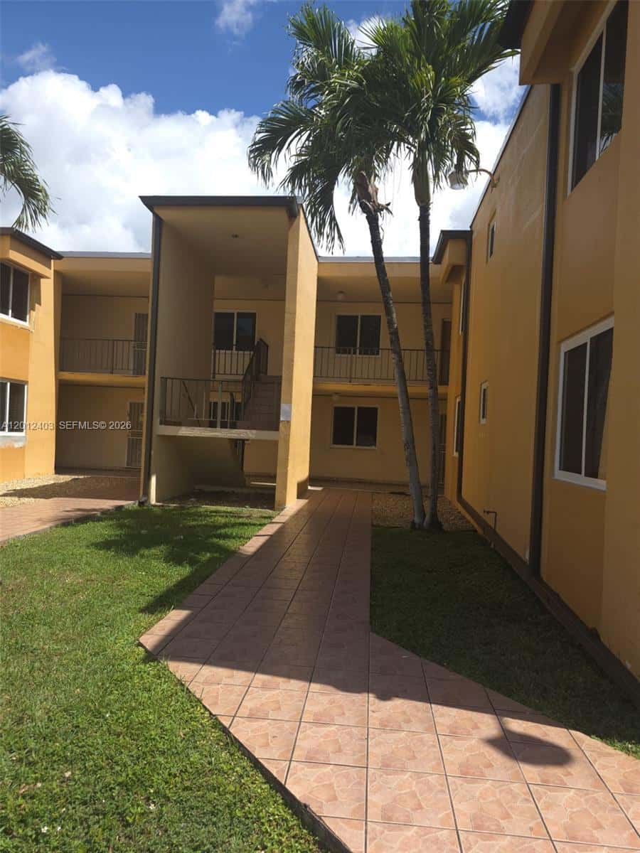 8990 SW 24th St # 19, Miami FL 33165