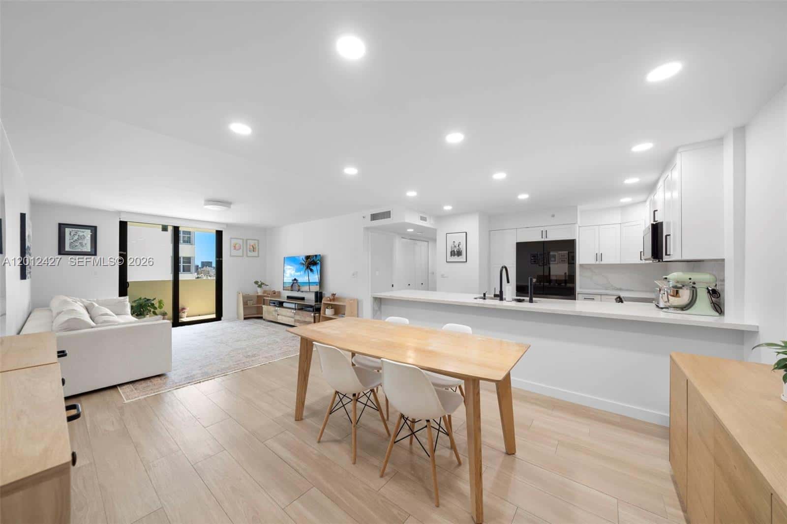 1621 Collins Ave, Miami Beach FL 33139