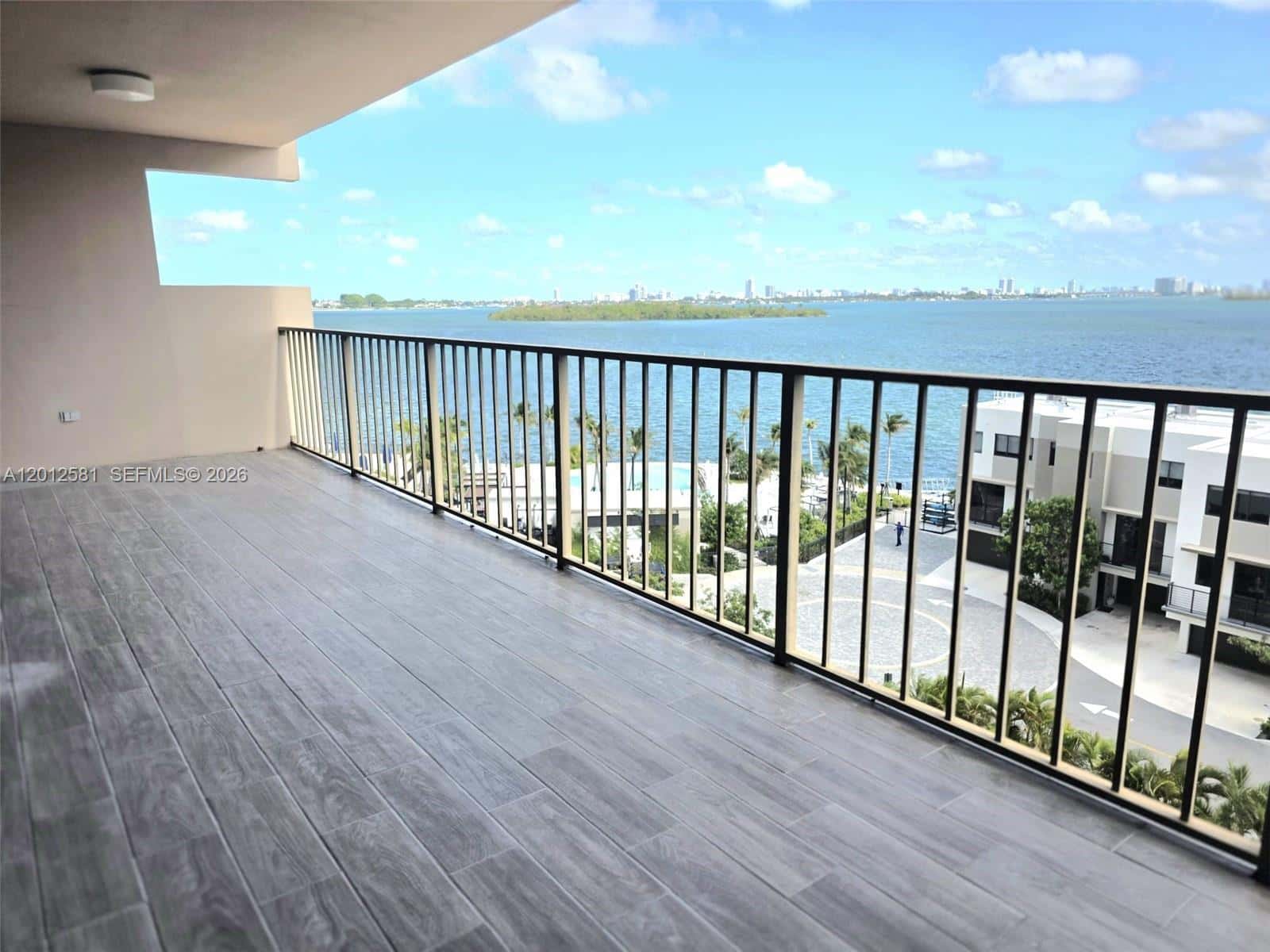 1800 NE 114th St # 706, Miami FL 33181