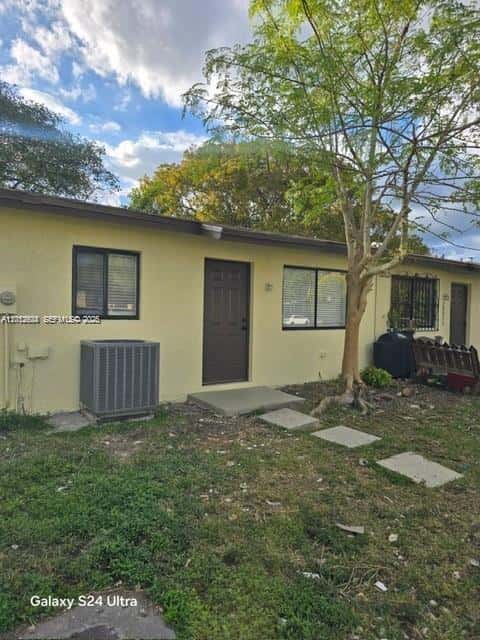 28055 SW 143rd Ct, Homestead FL 33033