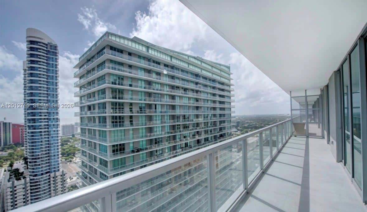 1111 SW 1st Ave, Miami FL 33130