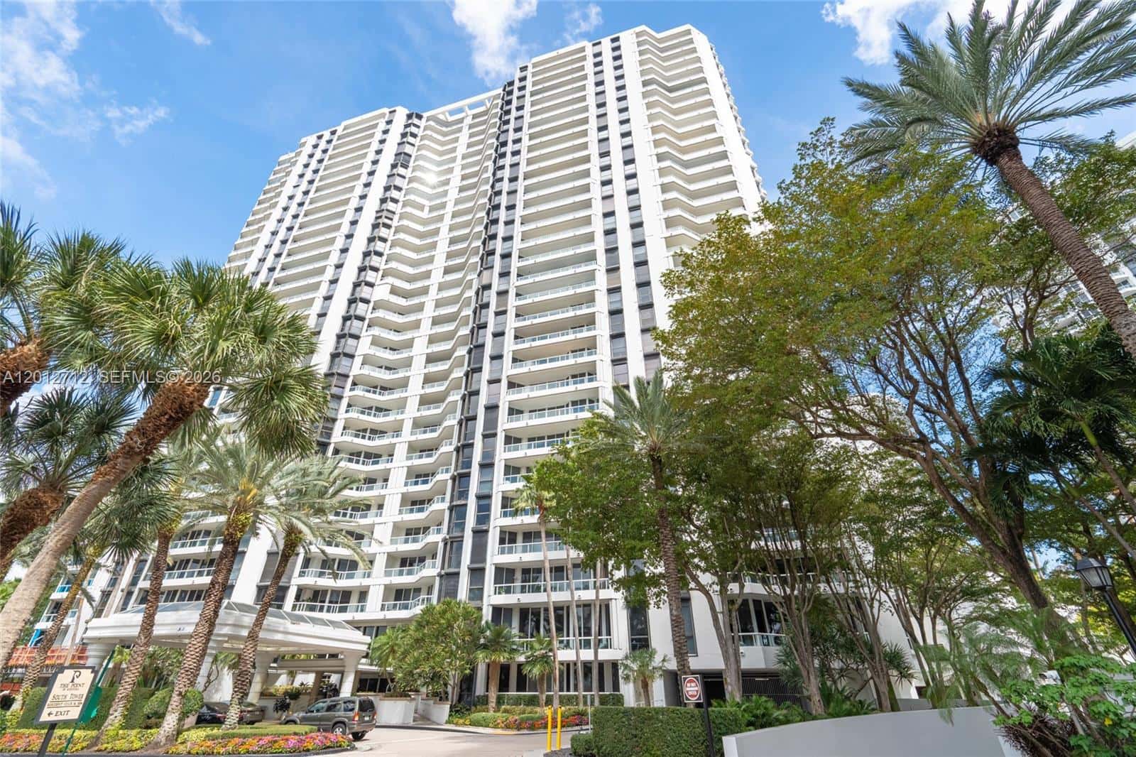 21205 YACHT CLUB DR # 805, Aventura FL 33180