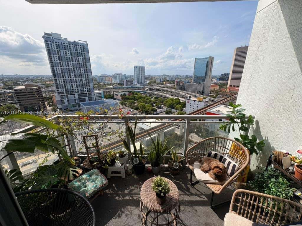 90 SW 3rd St # 2106, Miami FL 33130