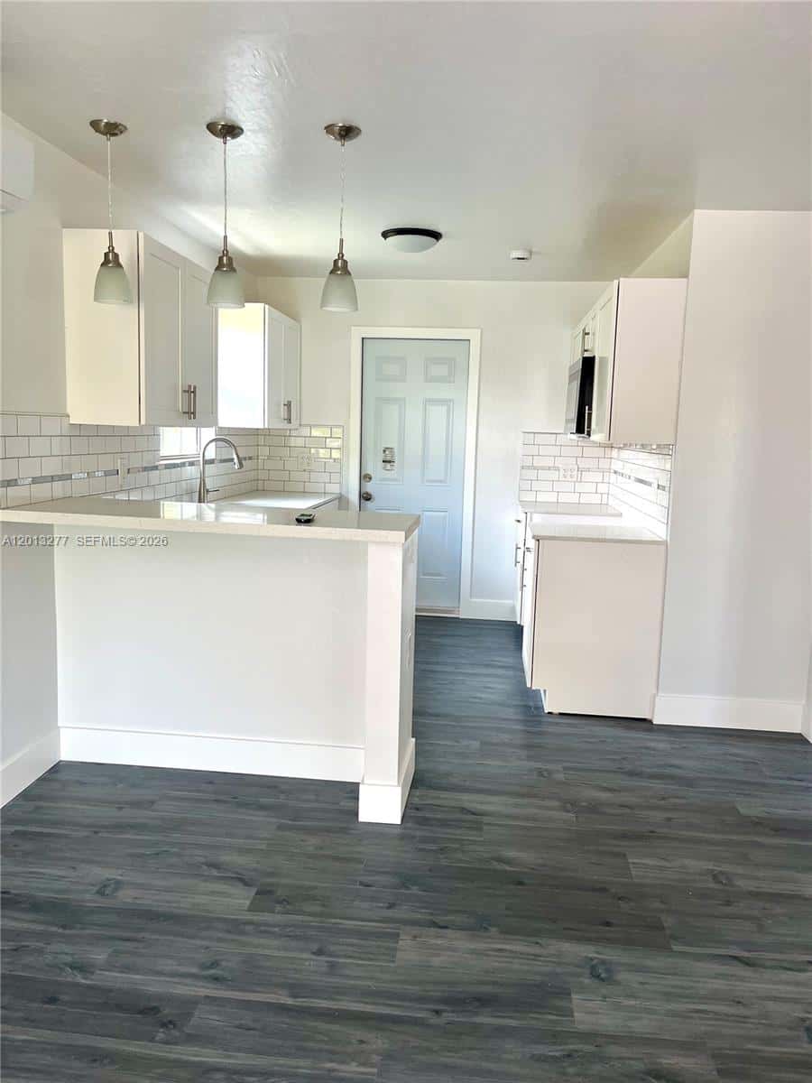 2331 NW 55th Ter, Miami FL 33142