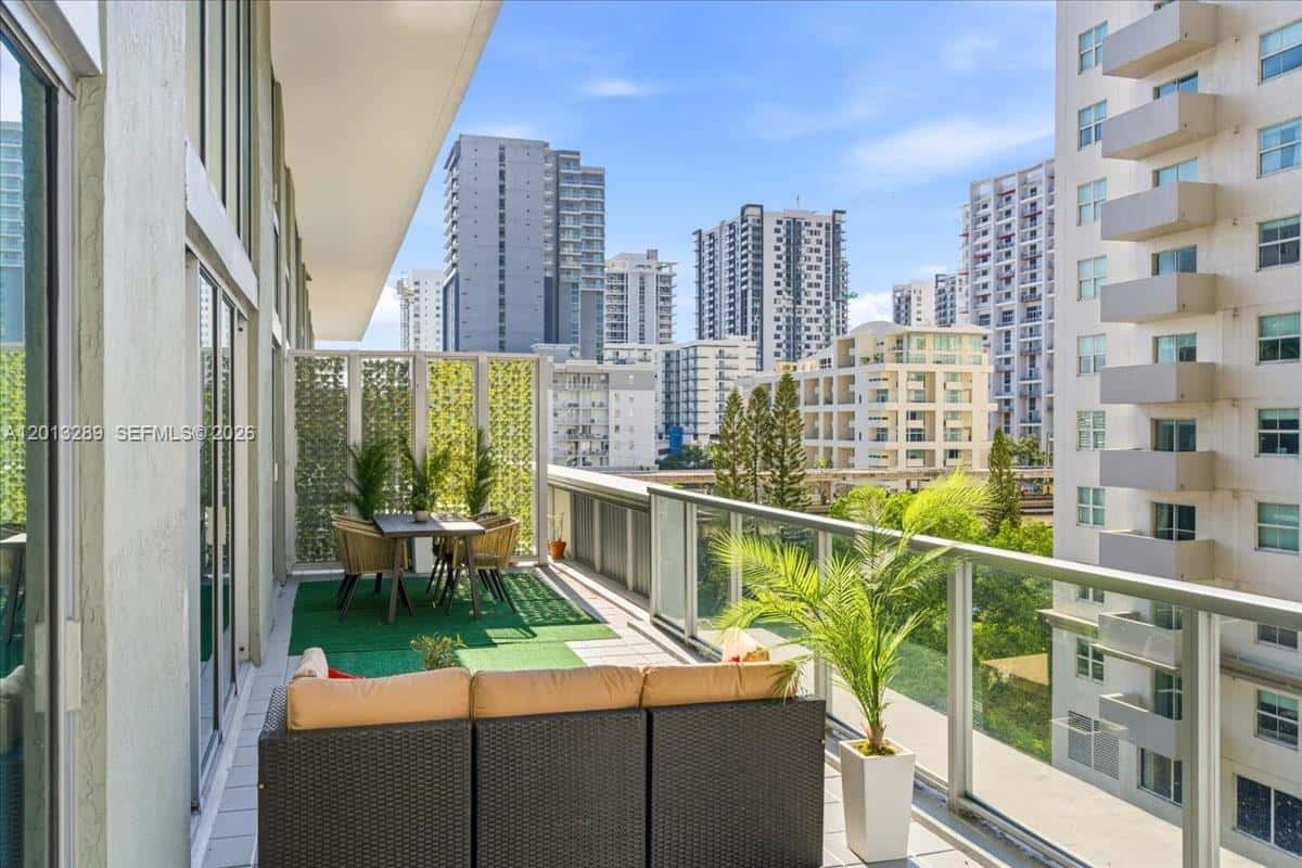 1111 SW 1st Ave, Miami FL 33130