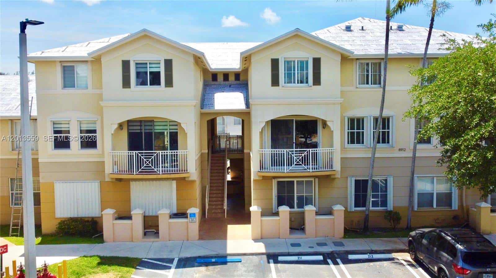8912 W Flagler St # 212, Miami FL 33174
