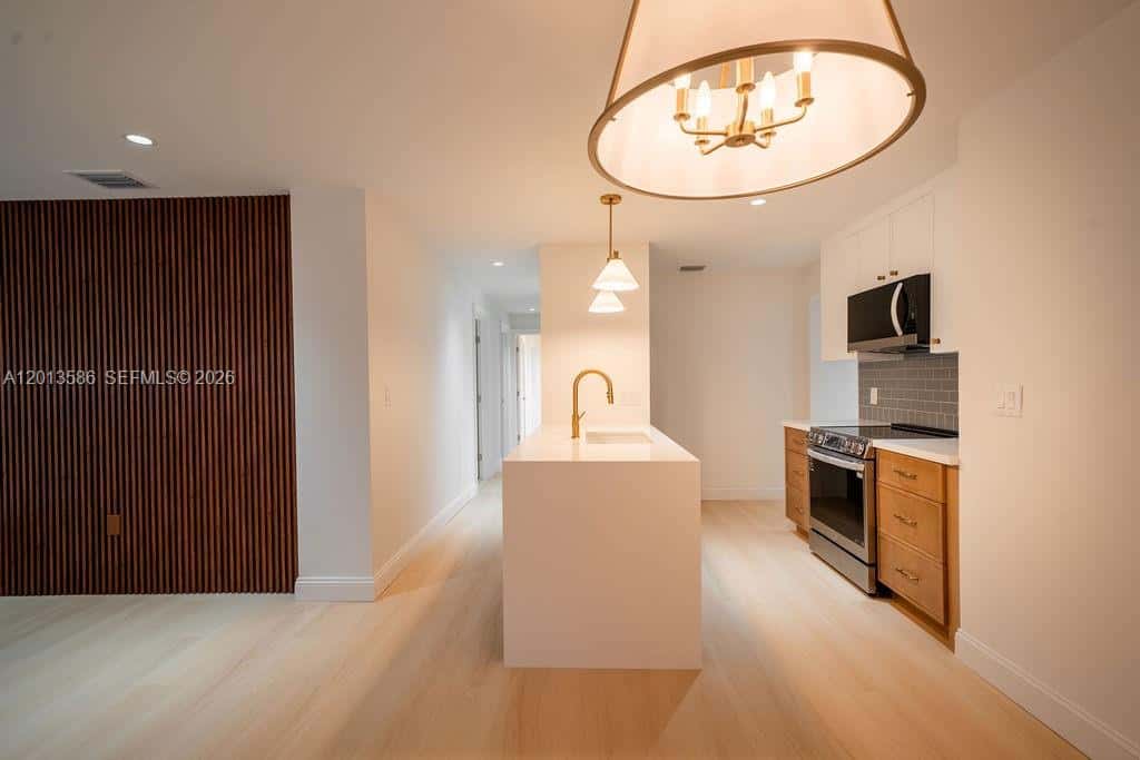1550 S Greenway Dr, Coral Gables FL 33134