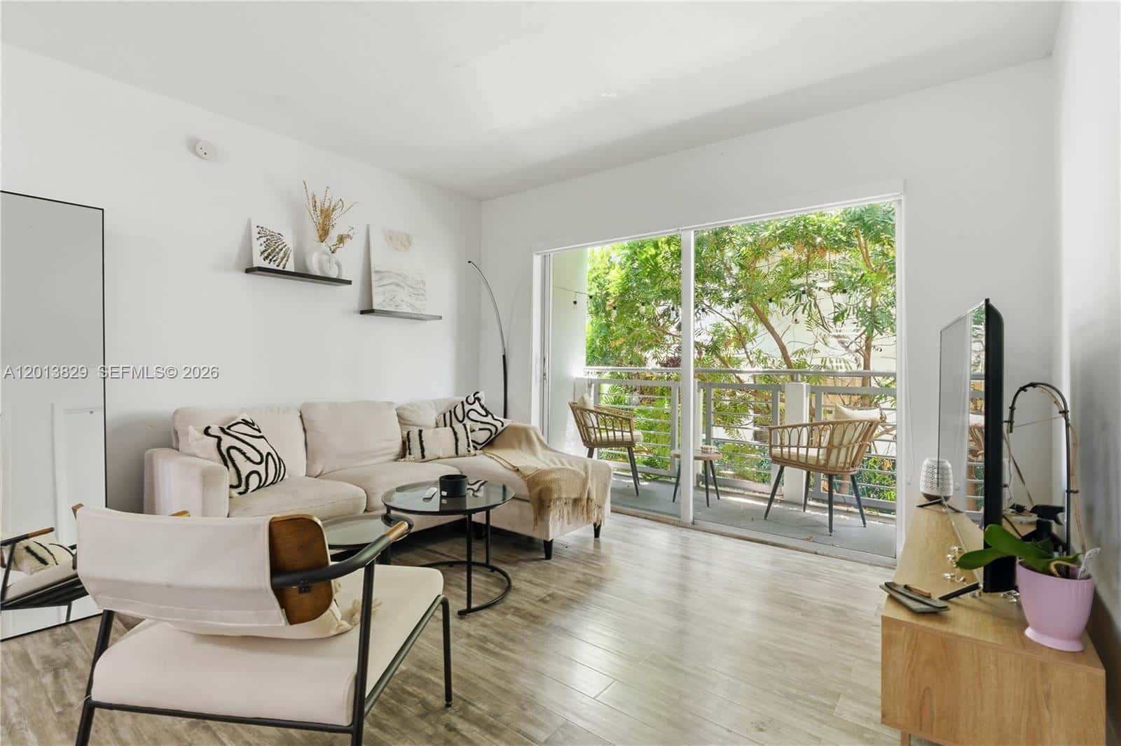 716 Michigan Ave # 303, Miami Beach FL 33139