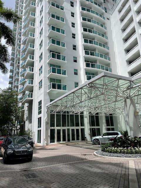 31 SE 5th St # 303, Miami FL 33131