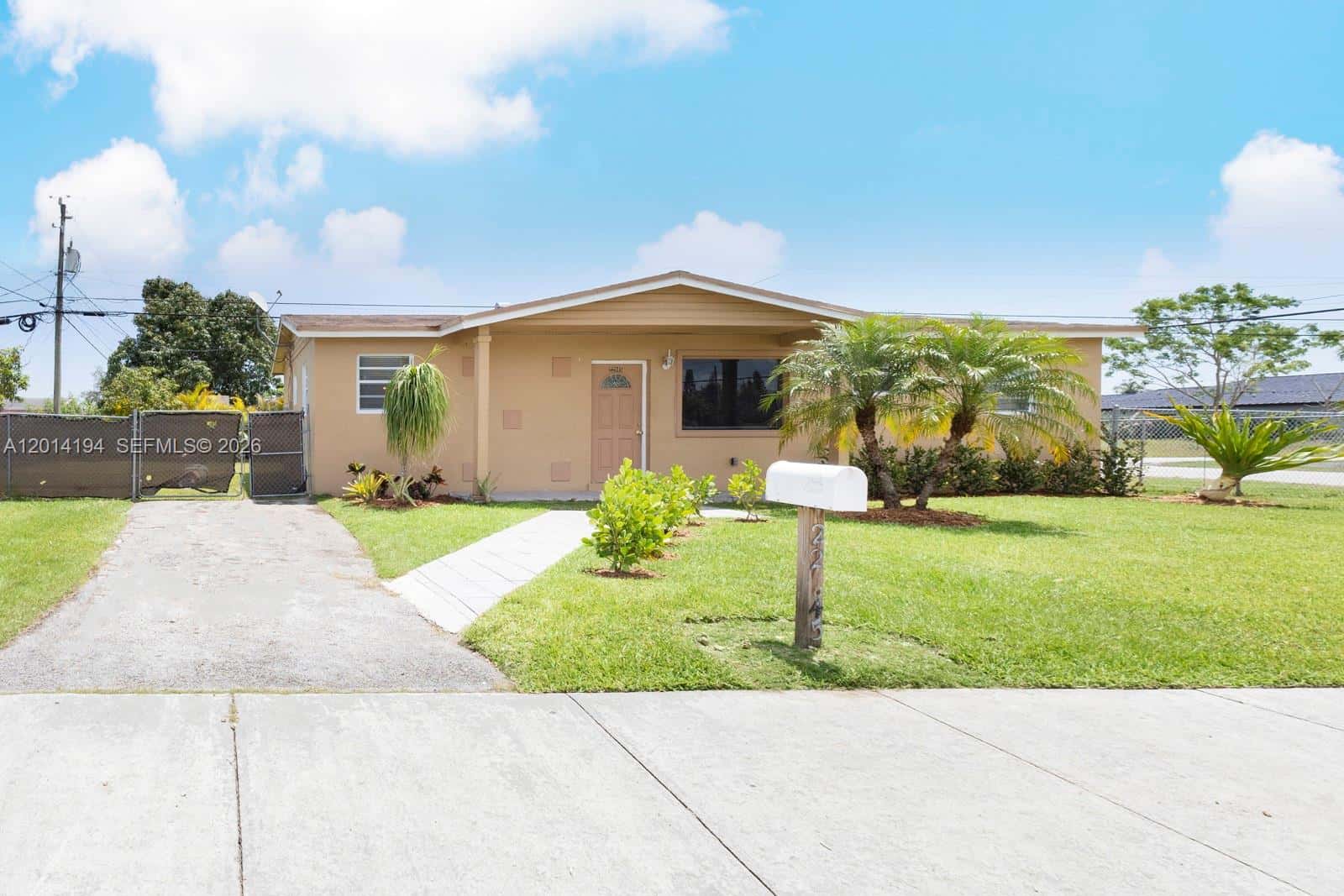 22345 SW 118th Ct, Miami FL 33170