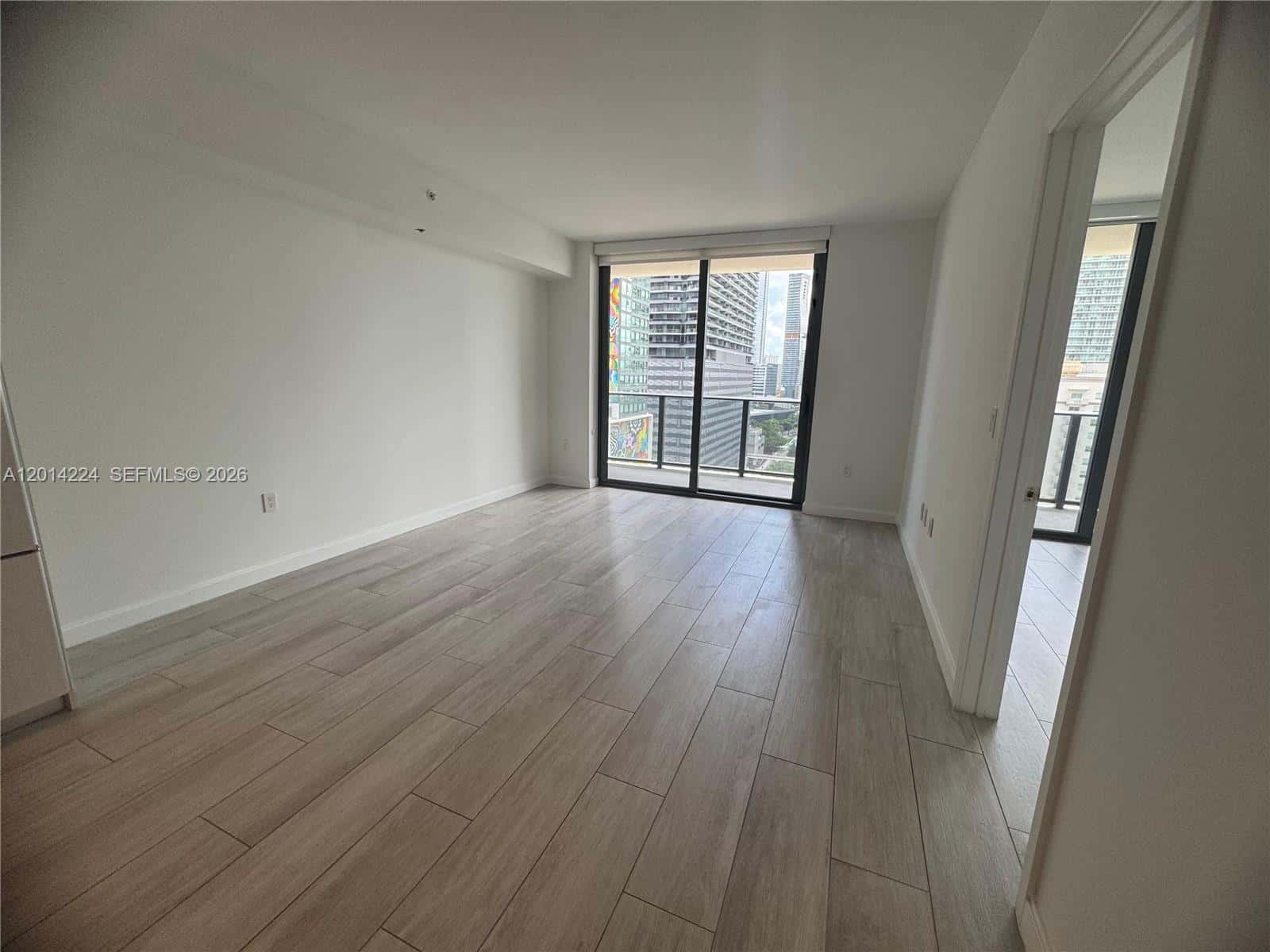 45 SW 9th St # 1104, Miami FL 33130
