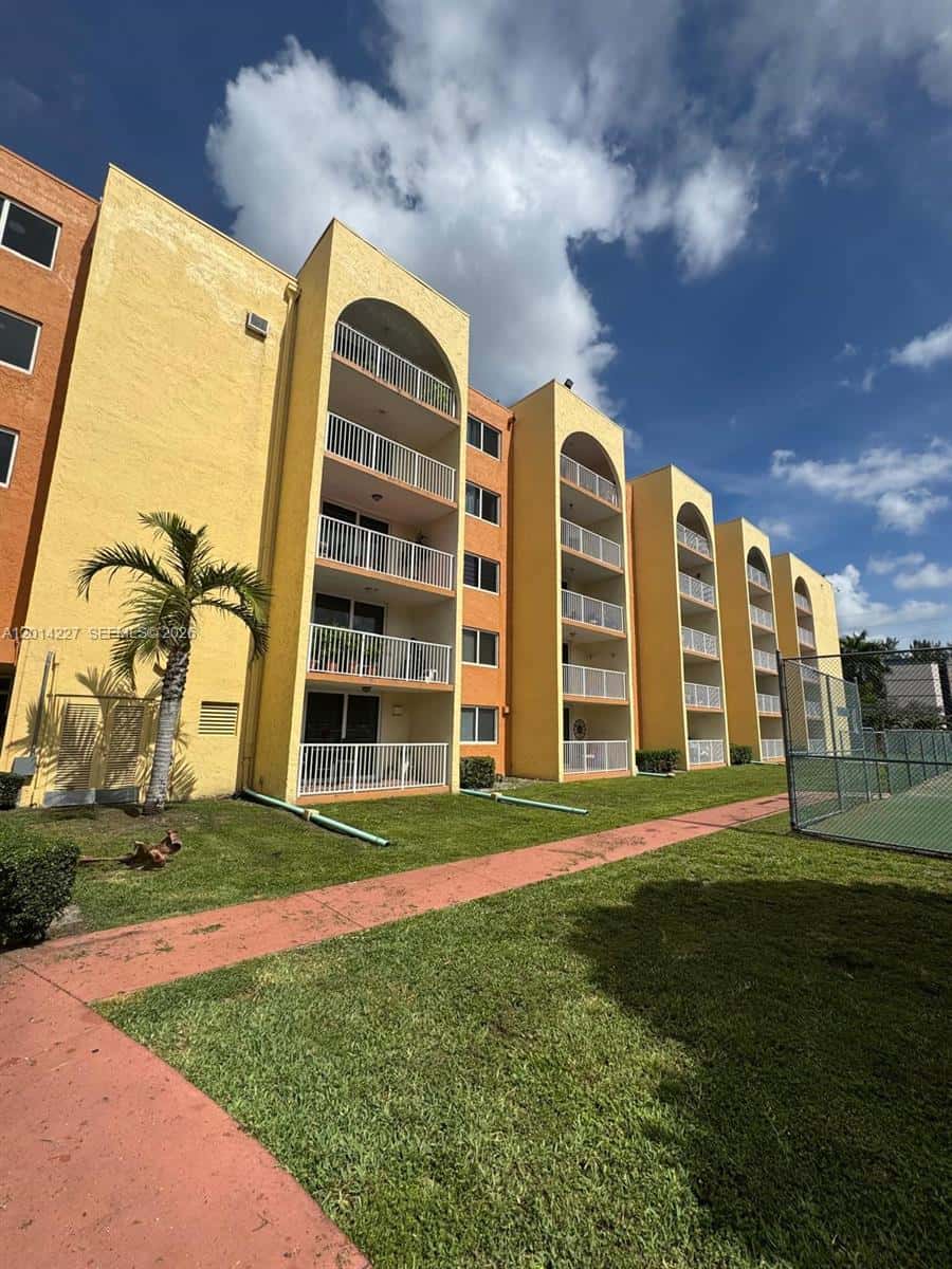 7010 NW 186th St # 102A, Hialeah FL 33015