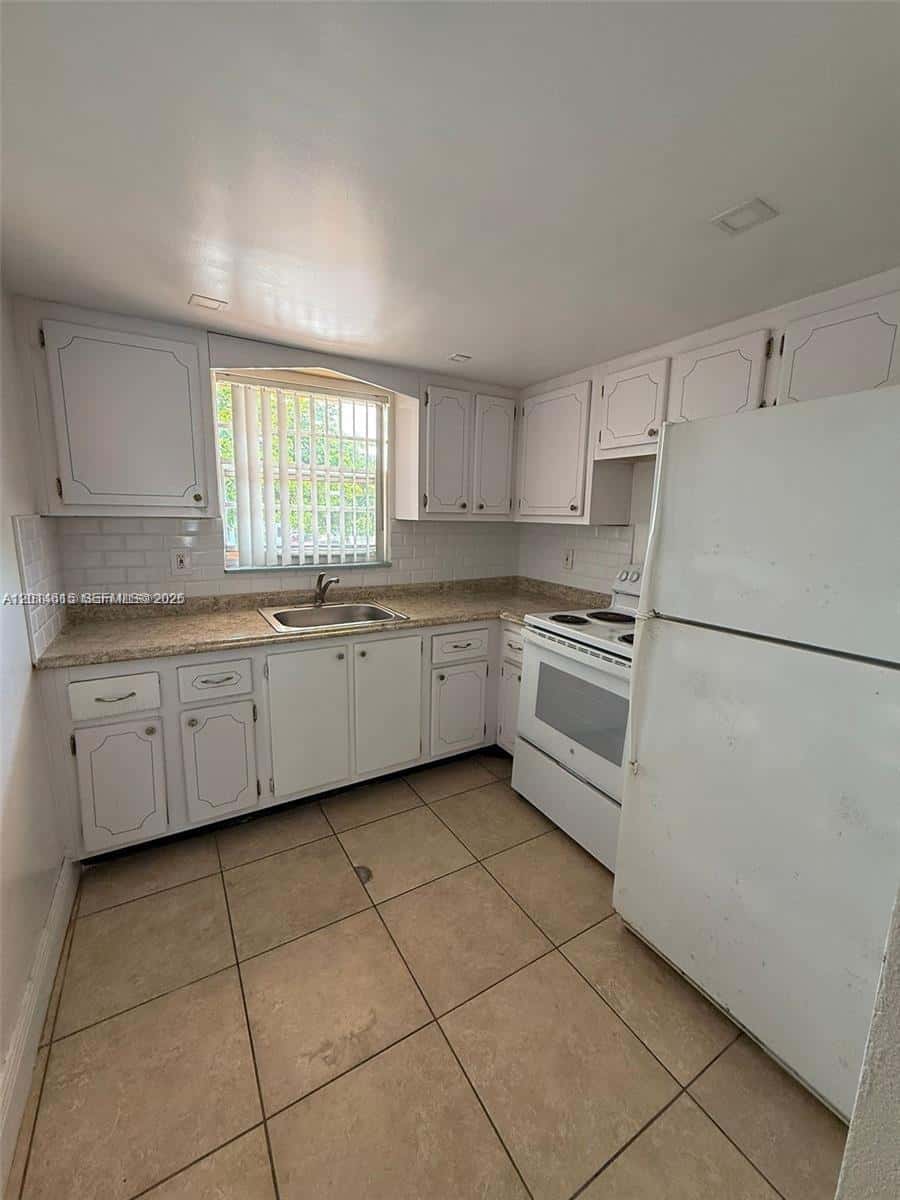 18707 NE 2nd Ave # 918, Miami FL 33179