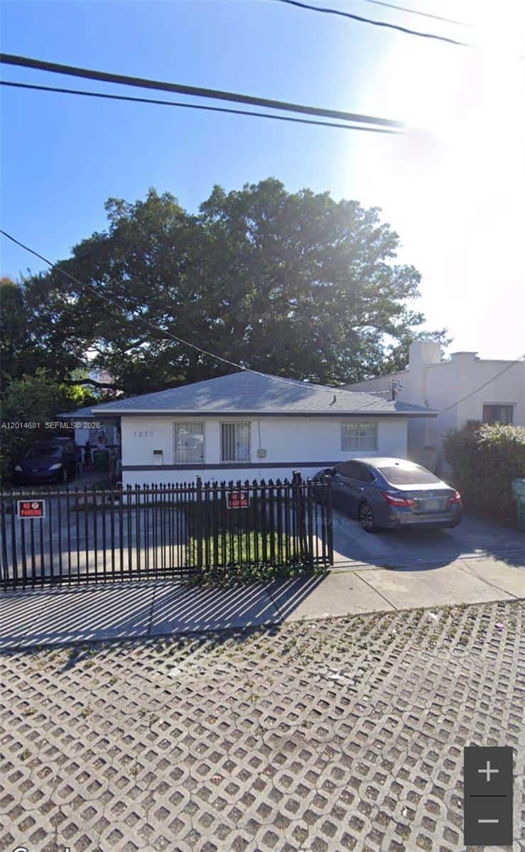 1270 NW 39th St # 1270, Miami FL 33142