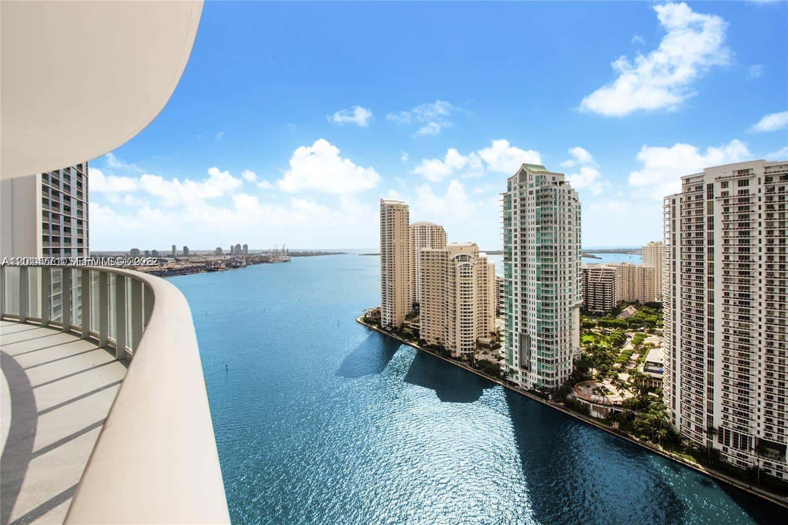 300 S Biscayne Blvd # 3010, Miami FL 33131