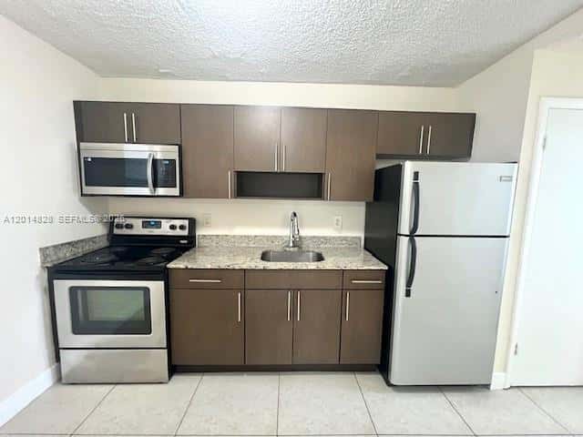 685 NE 85th St # 6, Miami FL 33138