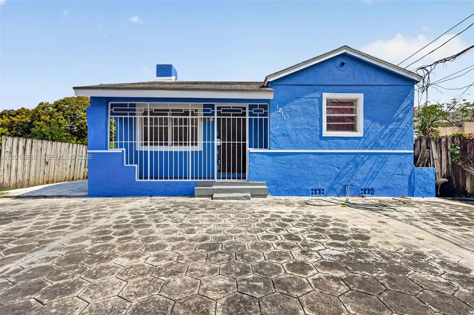 1211 NW 37th St, Miami FL 33142
