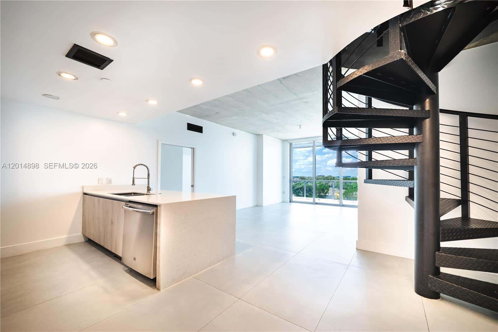 13800 Highland Dr, North Miami Beach FL 33181