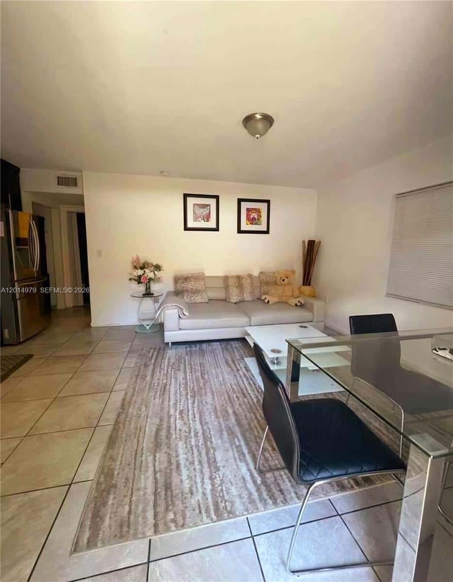 315 NW 59th St # 2, Miami FL 33127