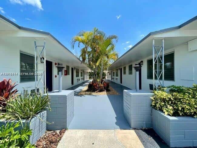 13035 Emerald Dr # 356, North Miami FL 33181