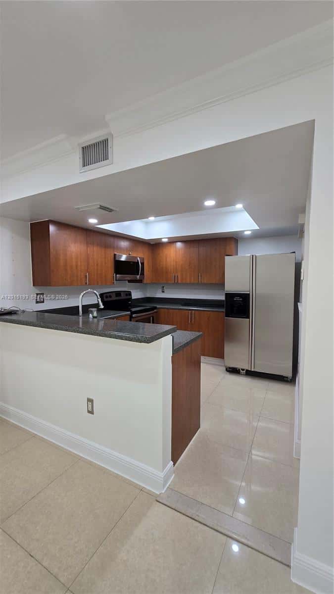 10805 NW 7th St # 22, Miami FL 33172