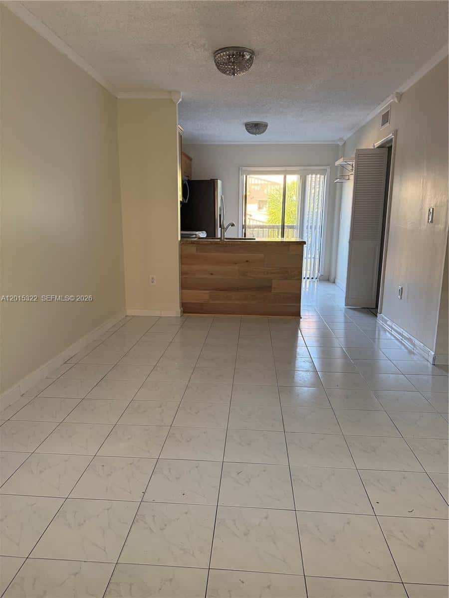 5490 W 21st Ct # 308, Hialeah FL 33016