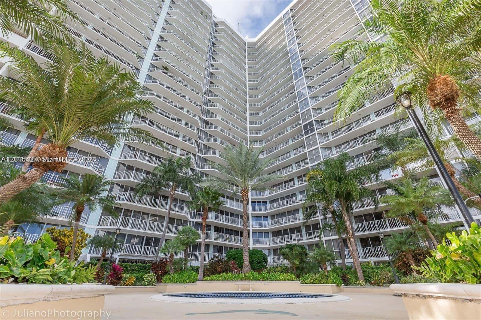 7601 E Treasure Dr # 2210, North Bay Village FL 33141