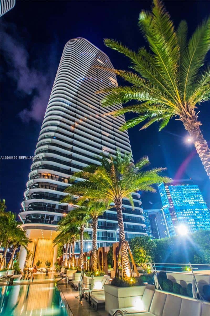 801 S Miami Ave # 3402, Miami FL 33130