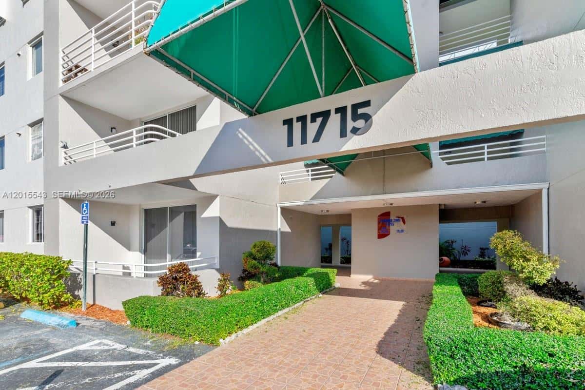 11715 SW 18th St # 410, Miami FL 33175