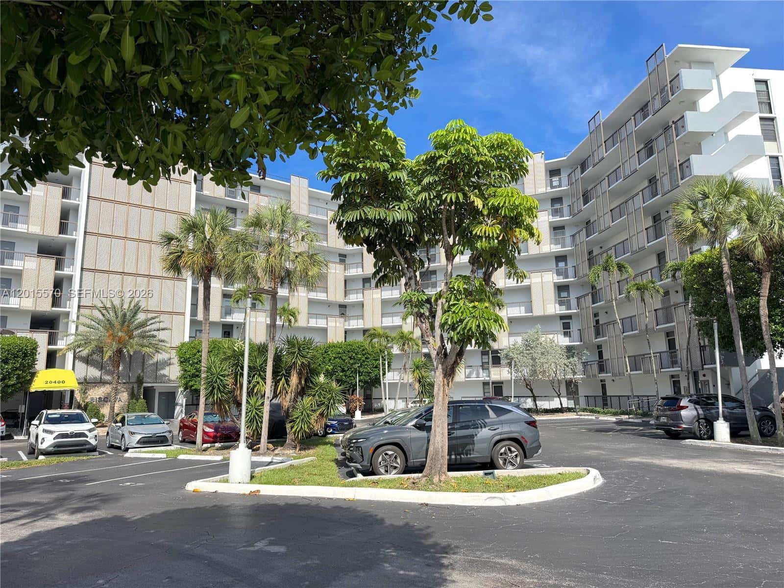 20400 W Country Club Dr # 209, Aventura FL 33180