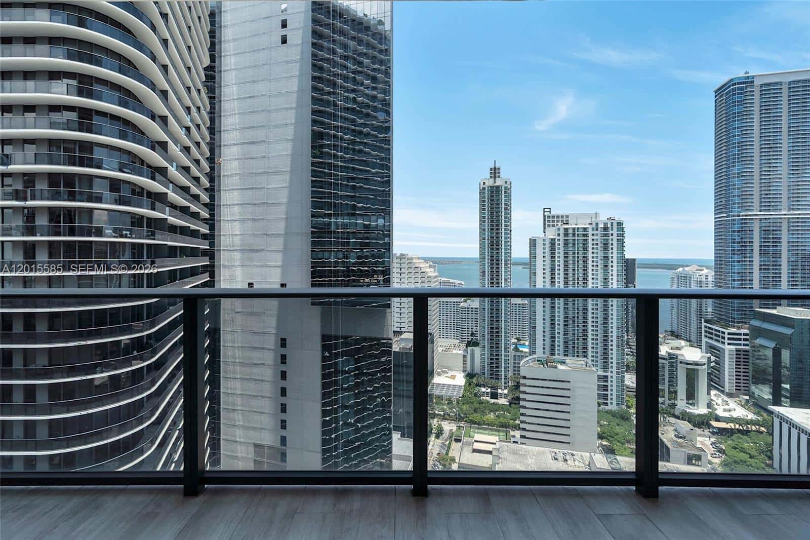 45 SW 9th St # 3502, Miami FL 33130