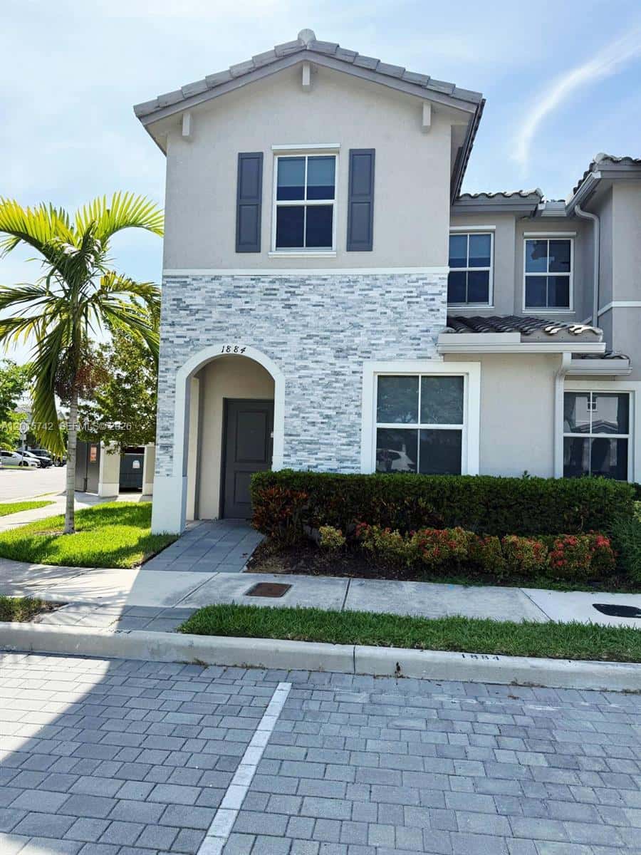 1884 SE 27th Rd # 1884, Homestead FL 33035