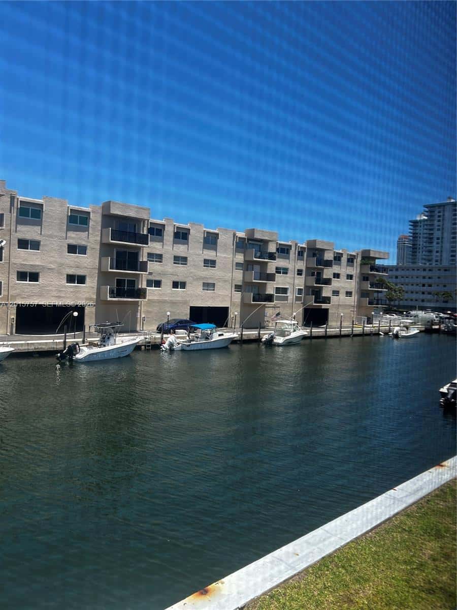 3849 NE 169th St # 204, North Miami Beach FL 33160