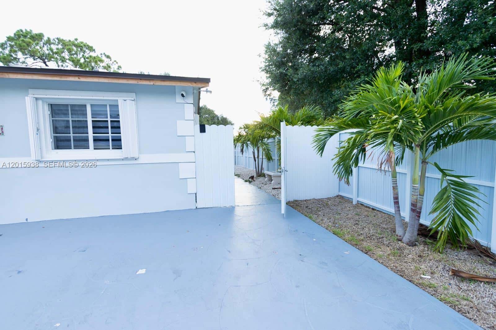 20760 NW 37th Ct # 1, Miami Gardens FL 33055