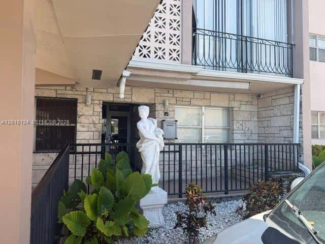 3640 NW 9th St # 201, Miami FL 33125