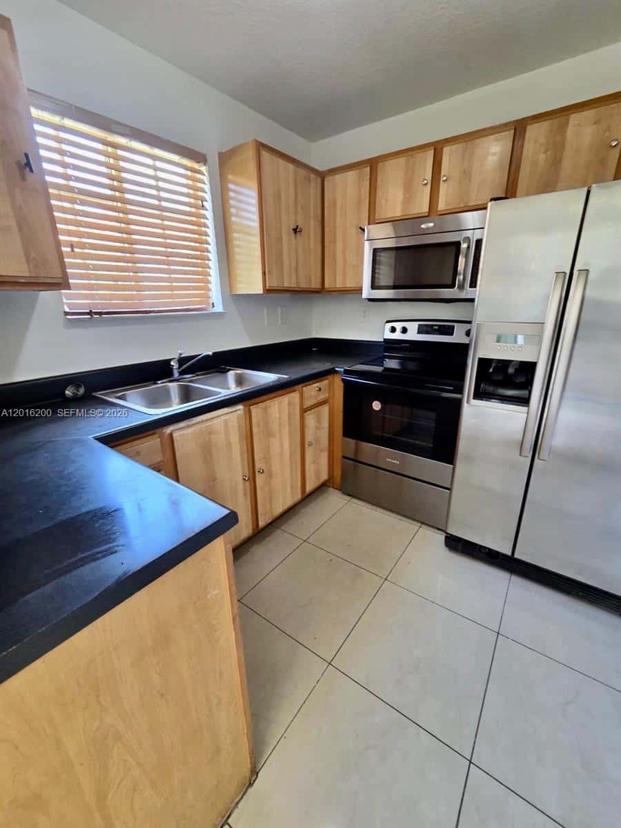 2170 NE 167th St # 103, North Miami Beach FL 33162