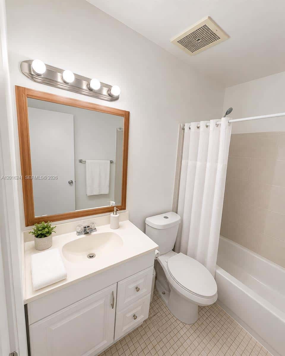 18051 NW 68th Ave # K201, Hialeah FL 33015