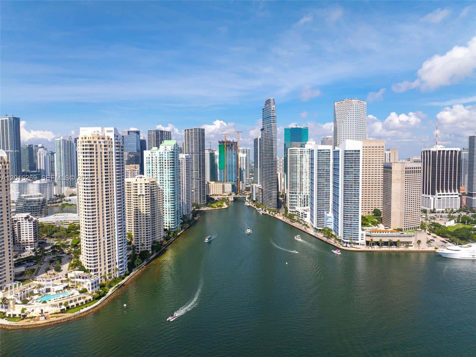 300 S Biscayne Blvd # L02, Miami FL 33131