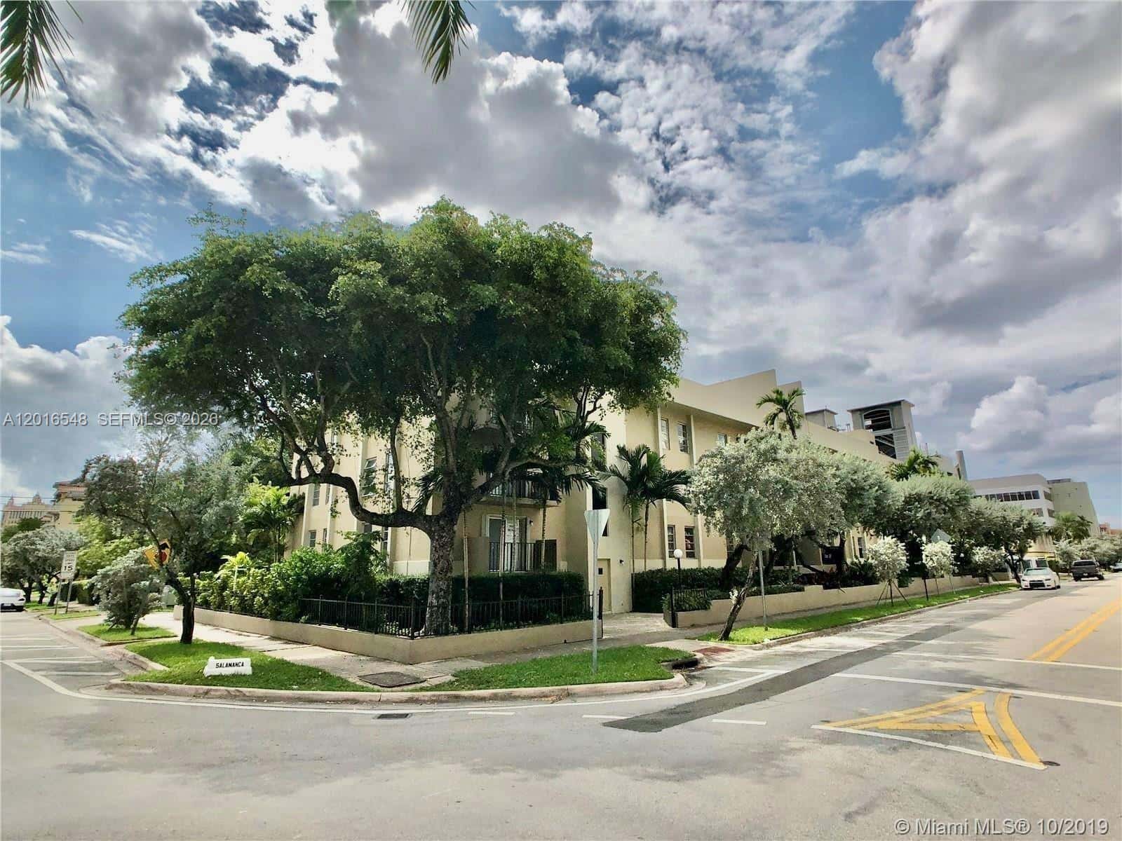 110 Salamanca Ave PH, Coral Gables FL 33134
