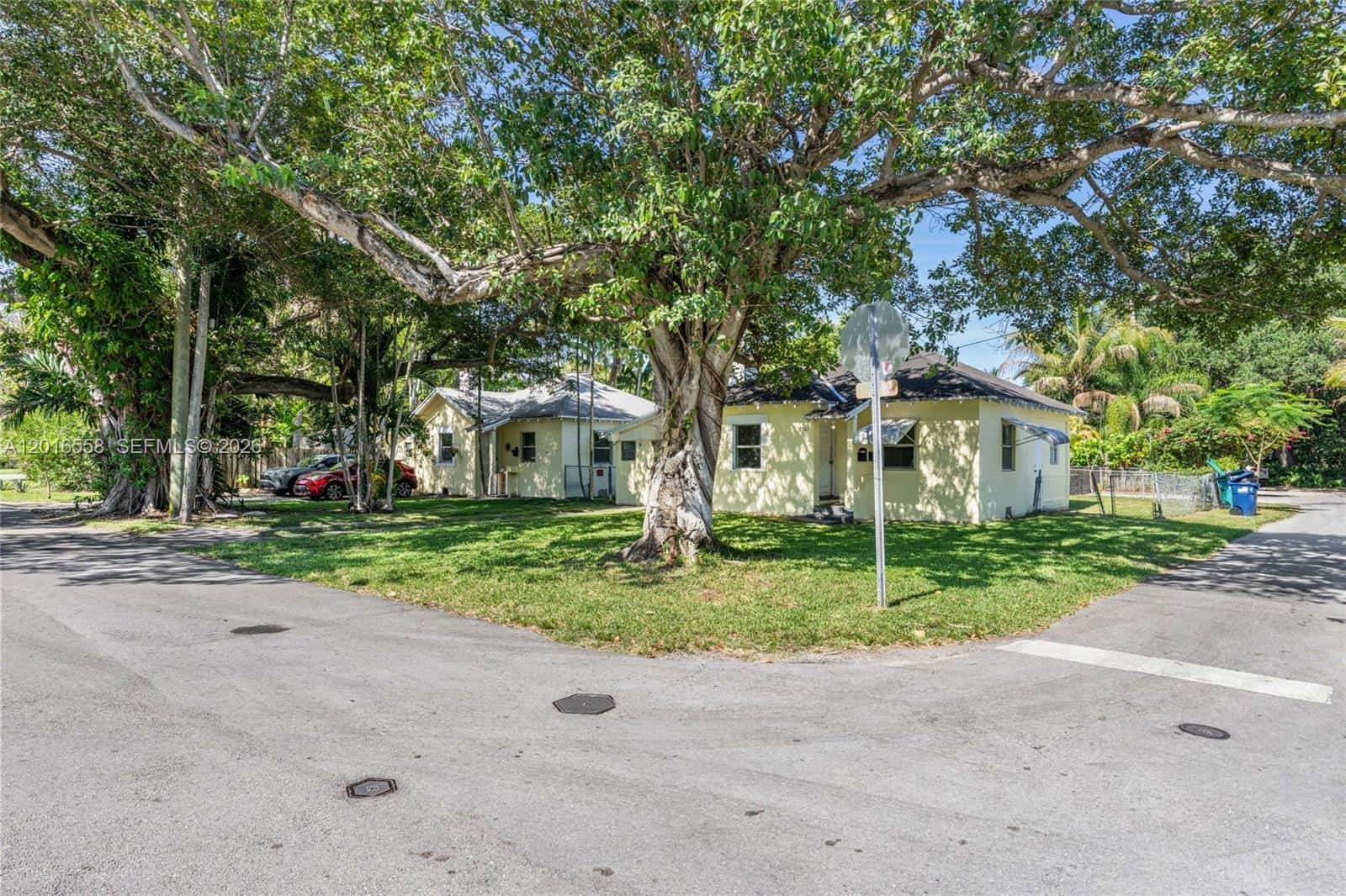 8701 NE 8th Ct, Miami FL 33138