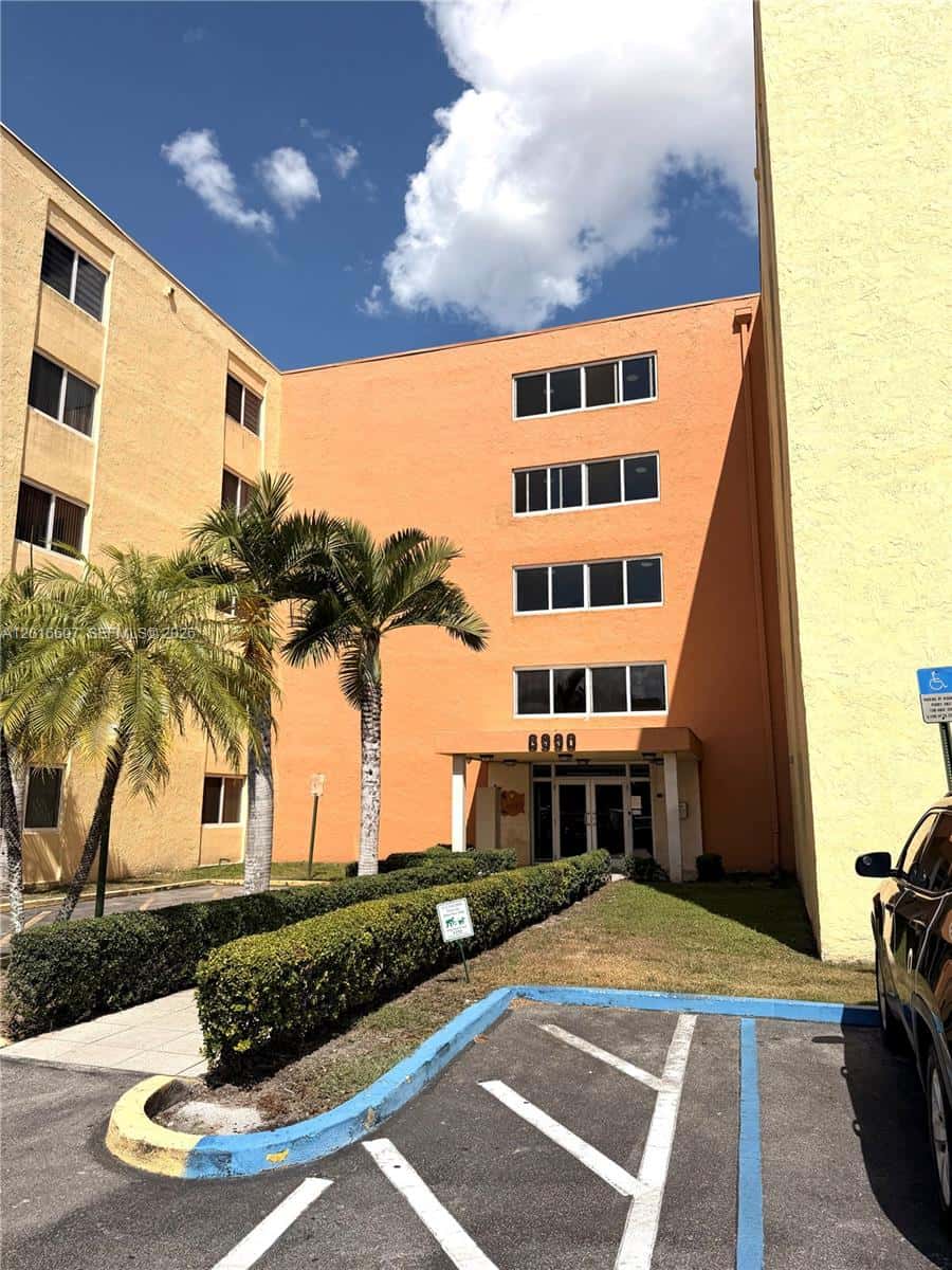 6990 NW 186th St # 210A, Hialeah FL 33015