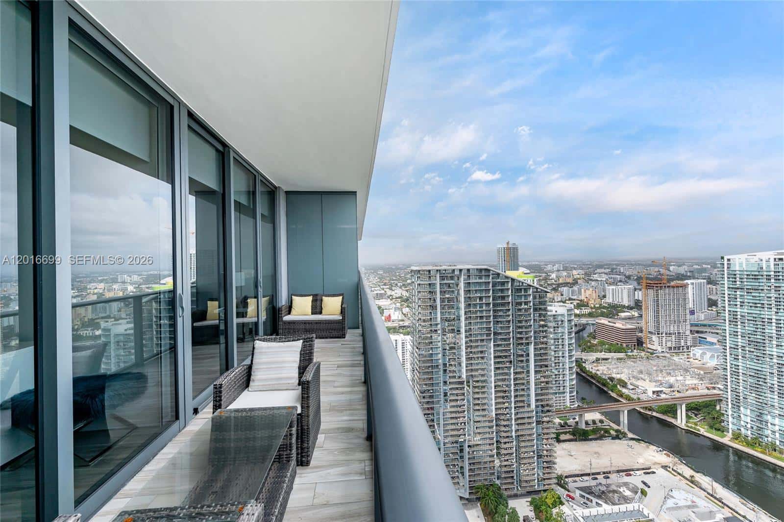 801 S Miami Ave # 5207, Miami FL 33130