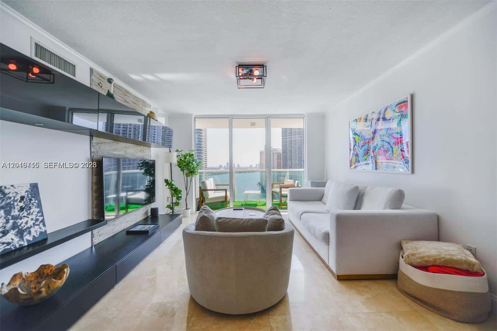 31 SE 5th St # 3002, Miami FL 33131