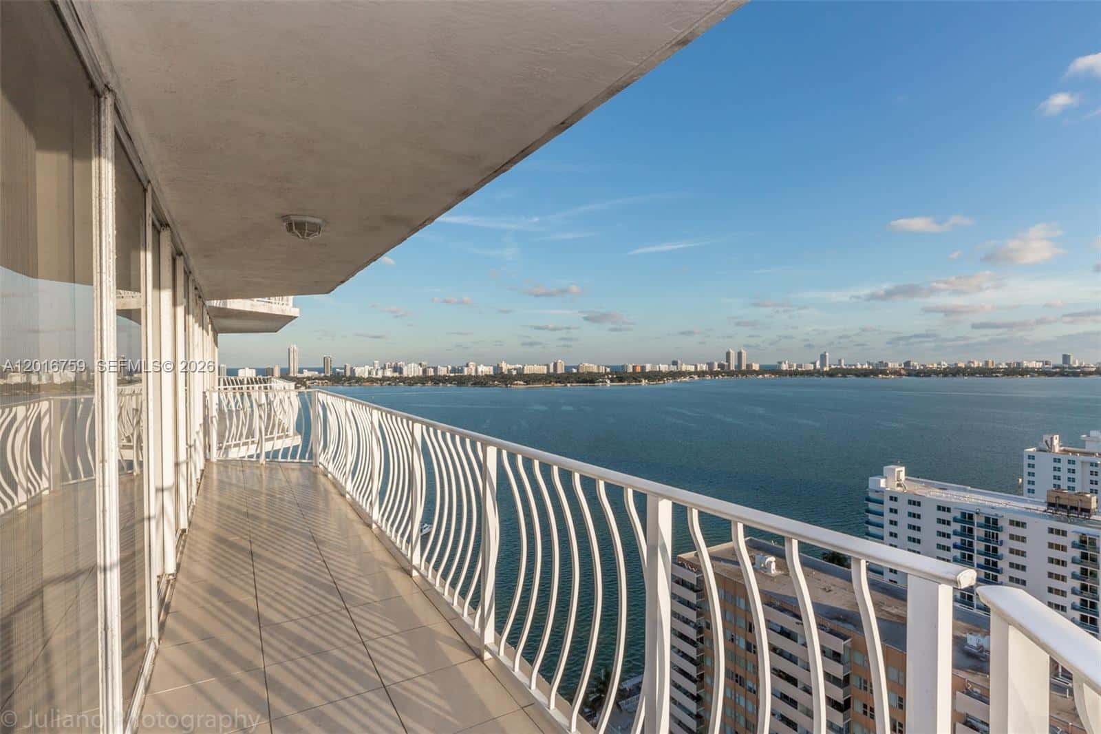 7601 E Treasure Dr # 2406, North Bay Village FL 33141